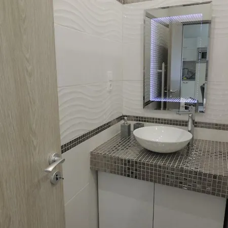 Csiky Apartman אגר