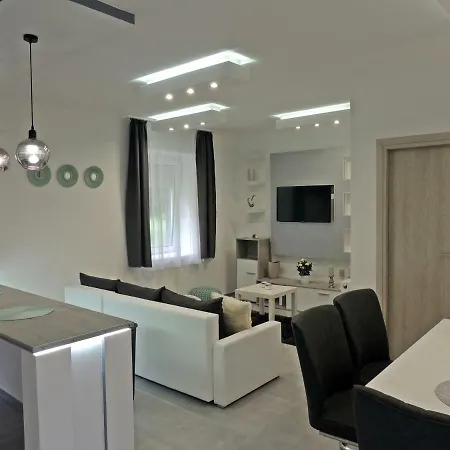 Csiky Apartman 아파트 에게르